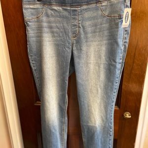Old Navy Women’s Size 16 Denim Jeggings. NWT